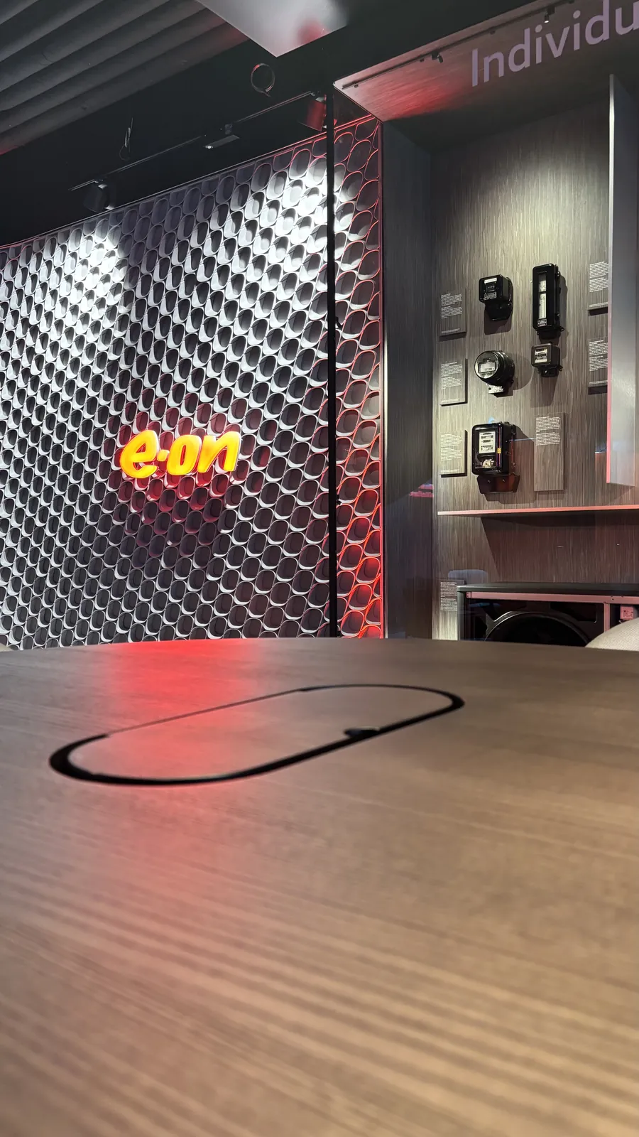 House of New Energy Berlin – Dauerausstellung von E.ON, Ausstellungsbau mit Leuchtinstallation